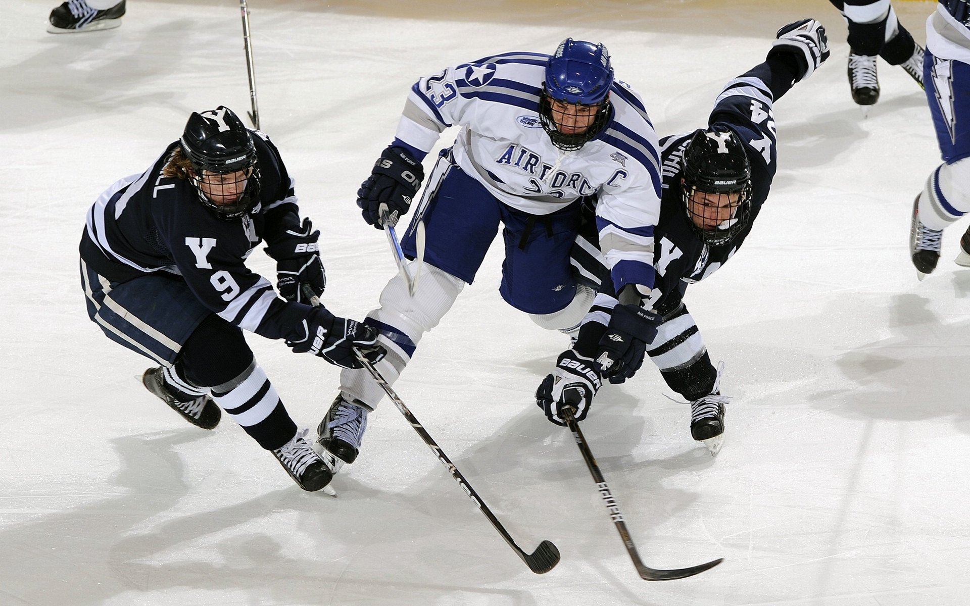 开云官网体育-法甲巅峰之战：激烈攻防层层递进，法甲对抗强度