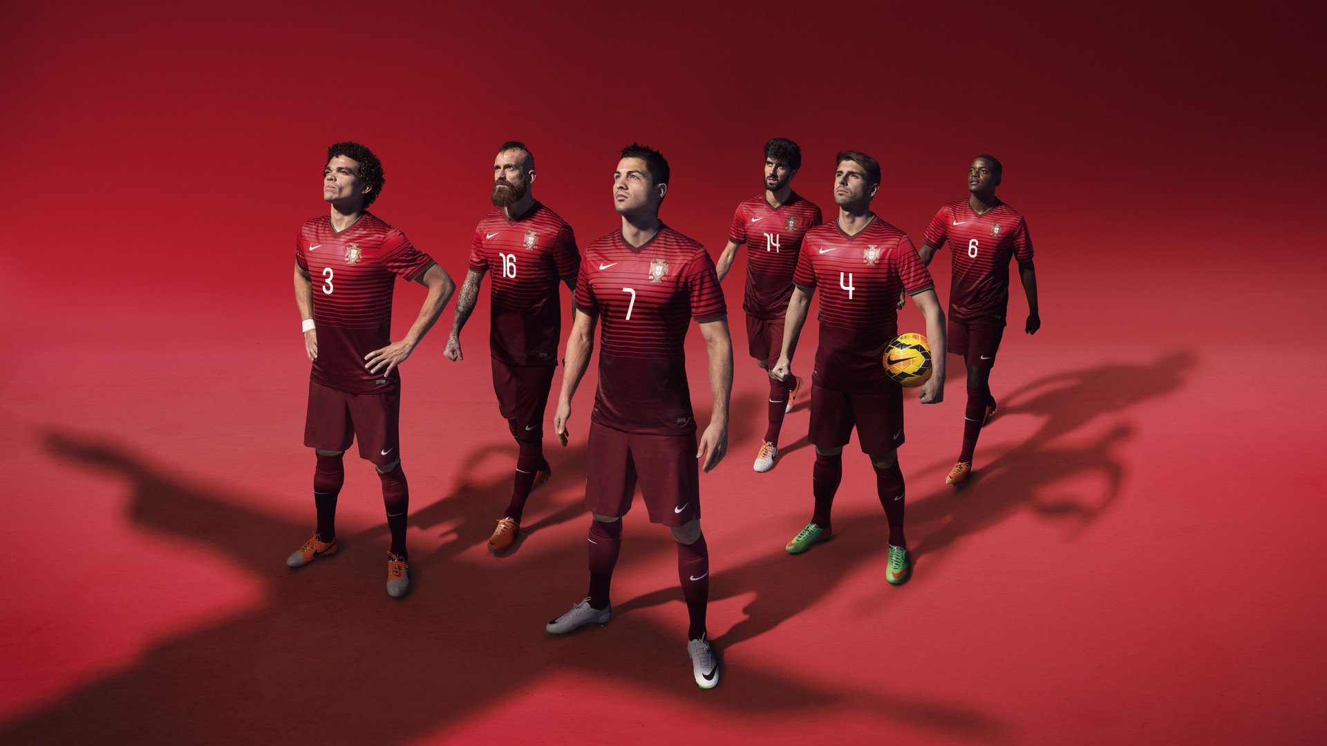 英超临门一脚:奇迹进球点燃现场激情,英超精彩进球集锦